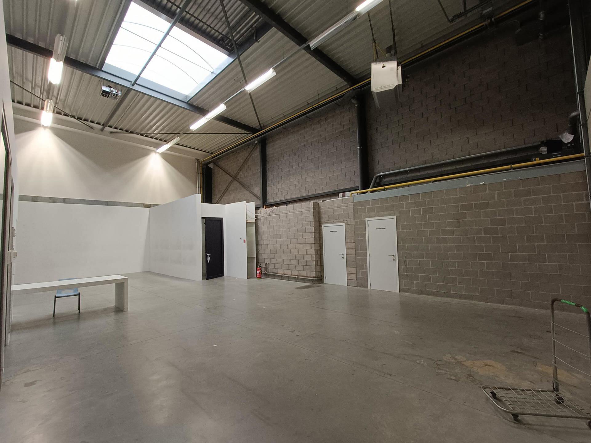 Gebouw voor gemengd gebruik te huur in Wijnegem