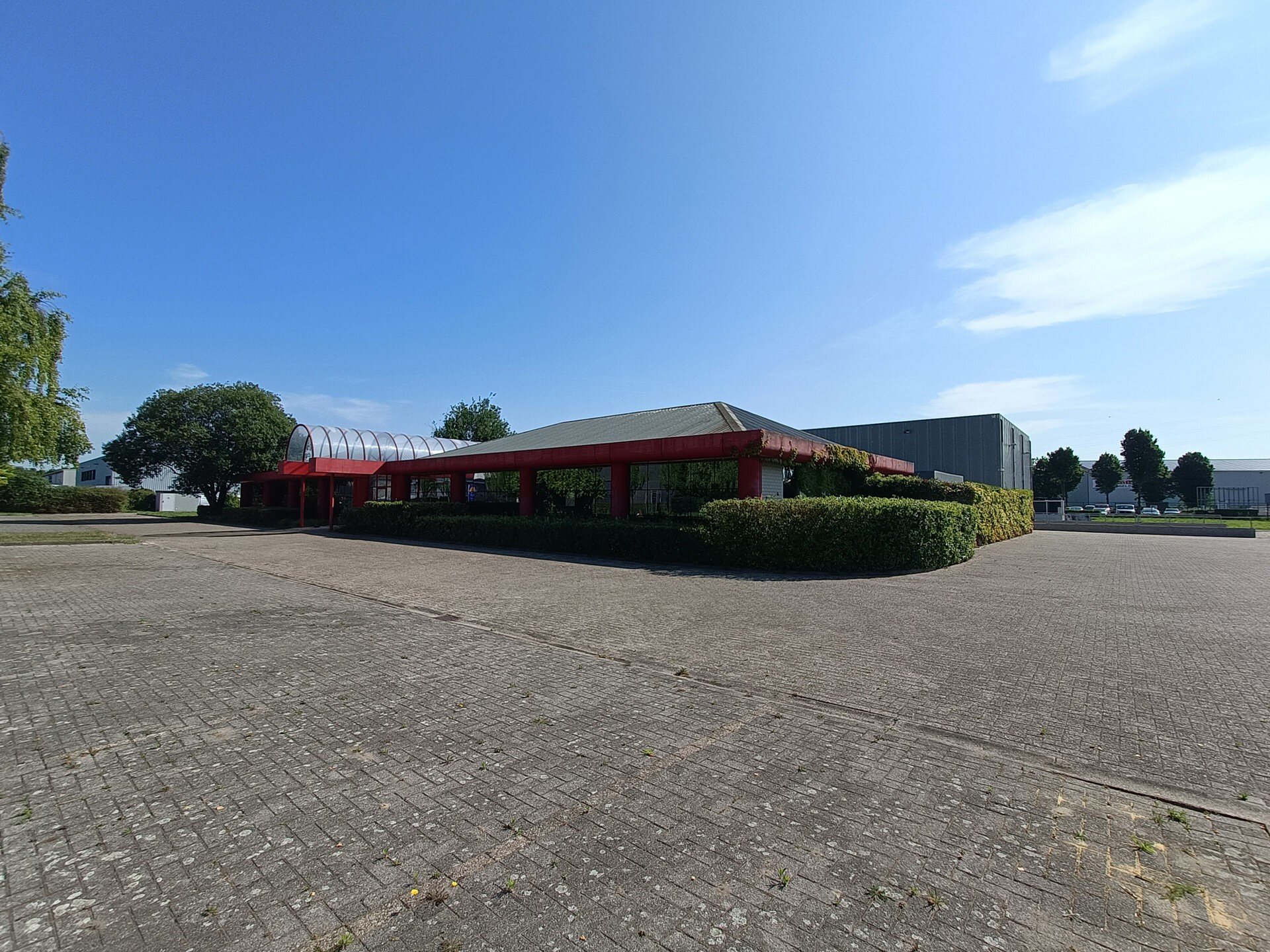 Industrieel gebouw te huur in Malle