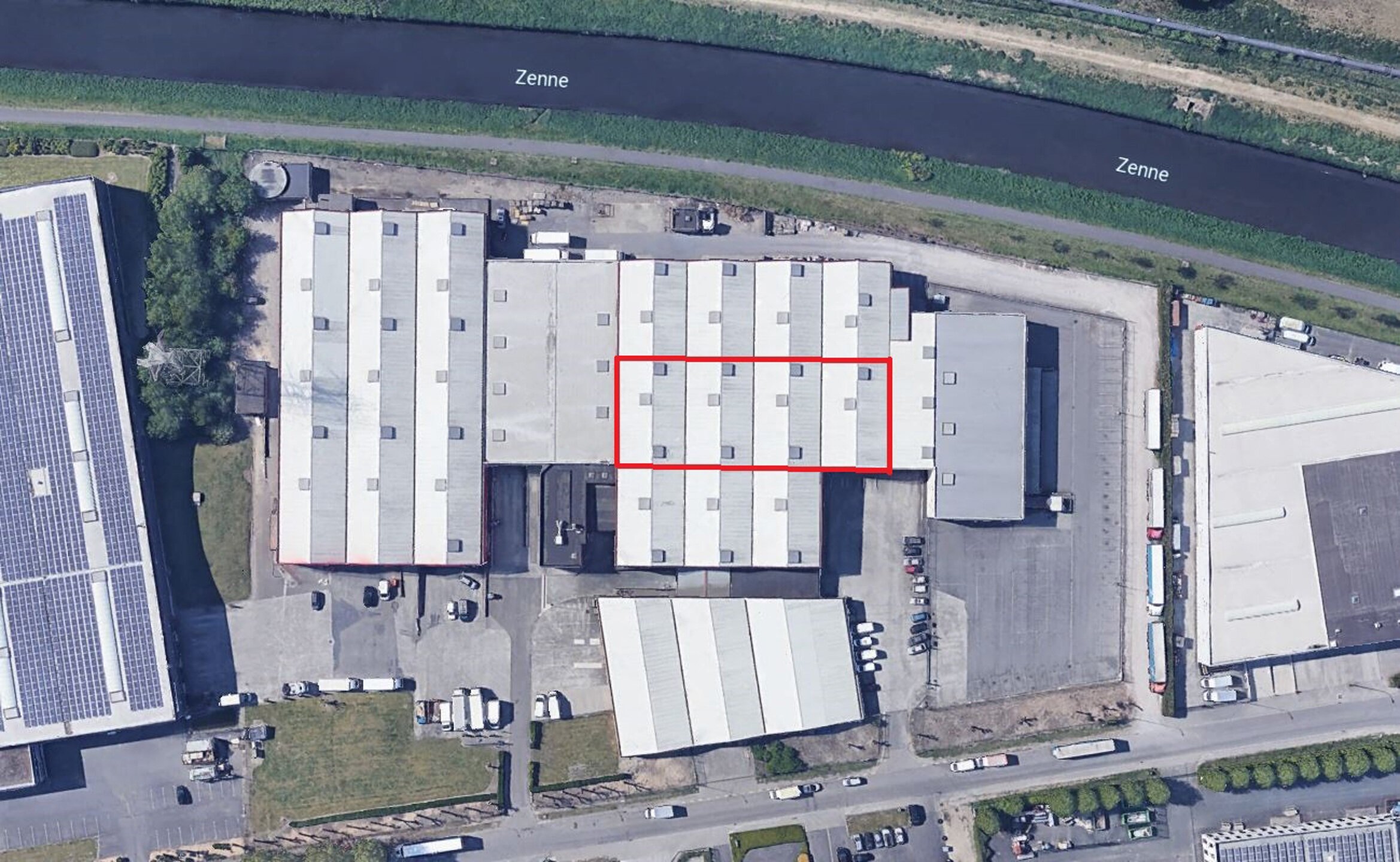 Het betreft de verhuur van een magazijn gelegen in industriezone Cargovil te Vilvoorde. Dit magazijn geniet een uitstekende ligging nabij de R0, E19 en de Van Moer Terminal Vilvoorde. Het gebouw heeft een oppervlakte van ca. 1 559 m² bestaande uit ca. 14