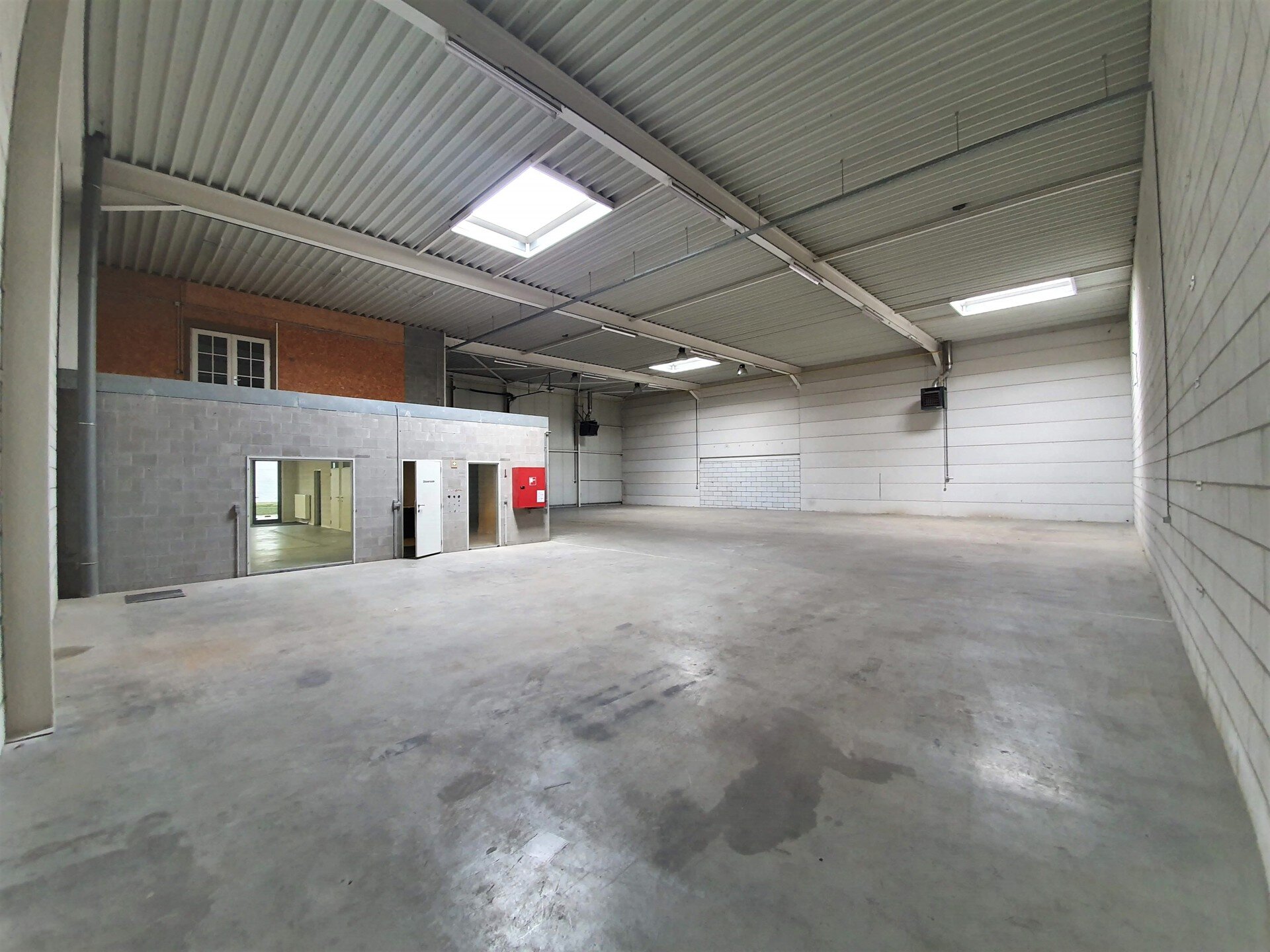 Industrieel gebouw te huur in Wommelgem