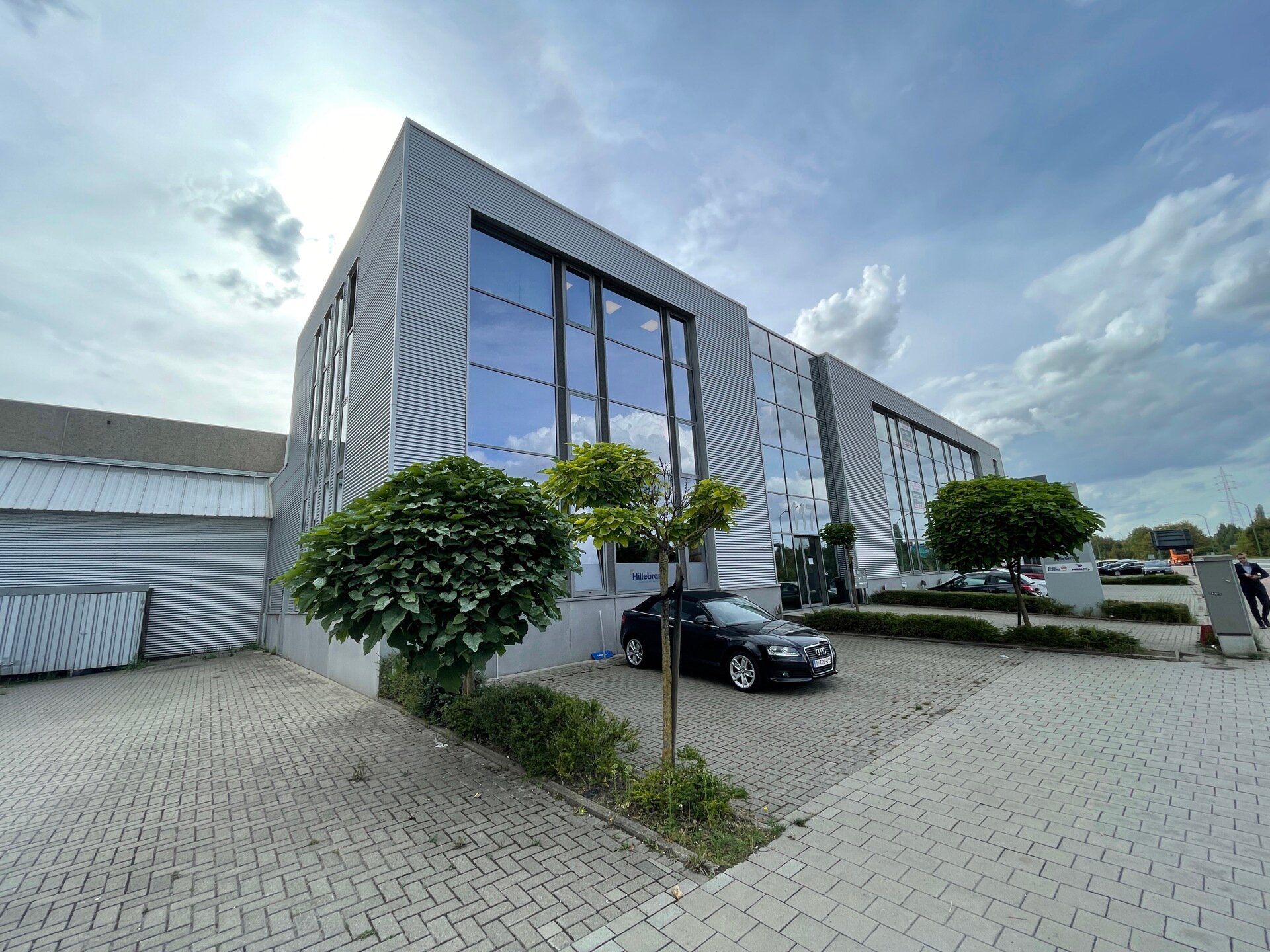 Kantoorgebouw te huur in Antwerpen