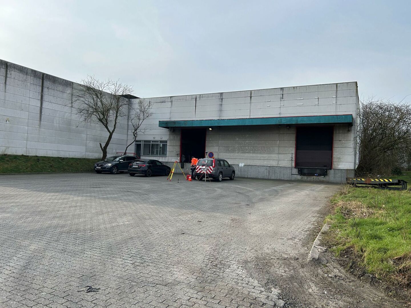 Industrieel gebouw te huur in Hoogstraten