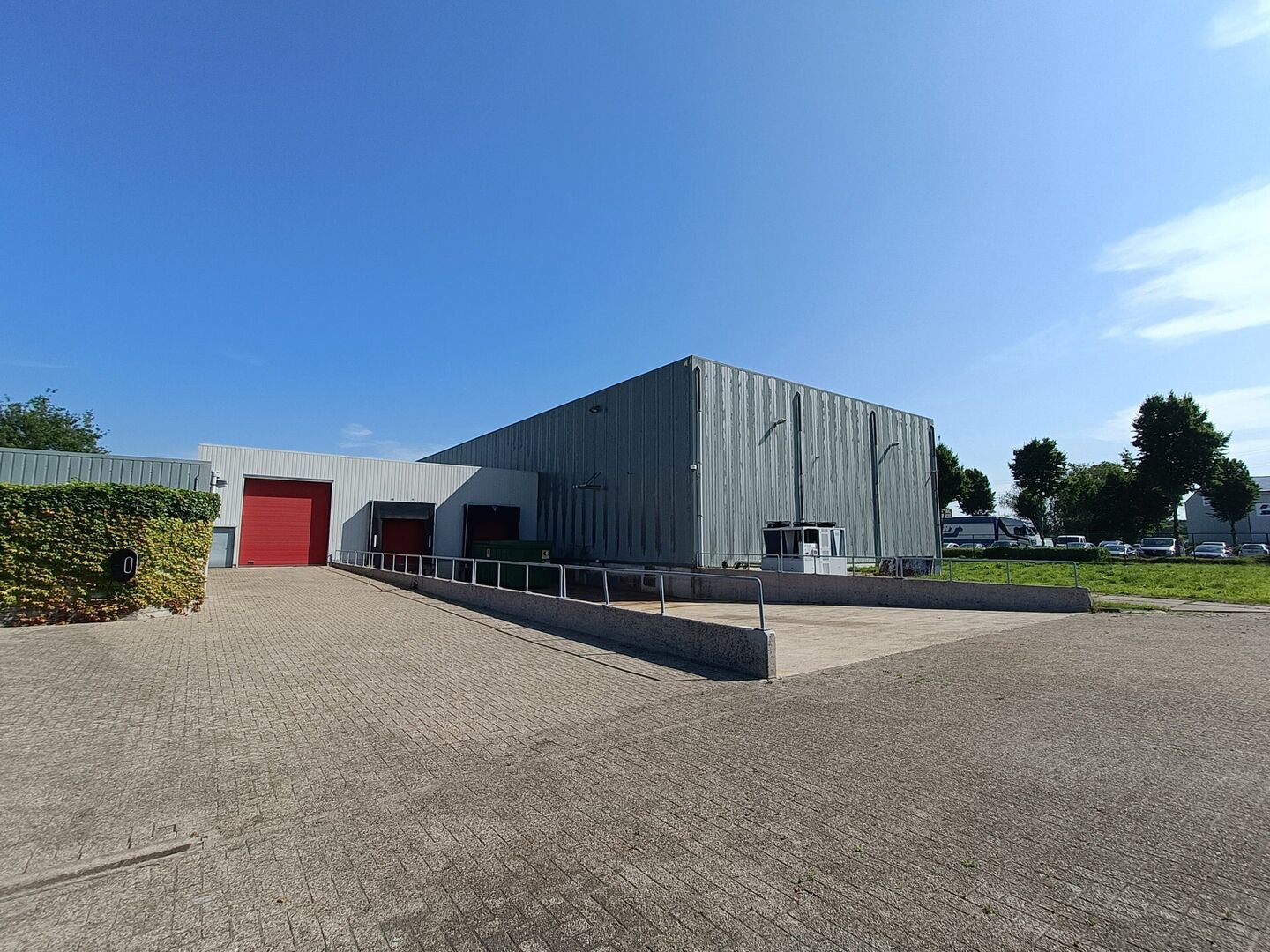 Industrieel gebouw te huur in Malle