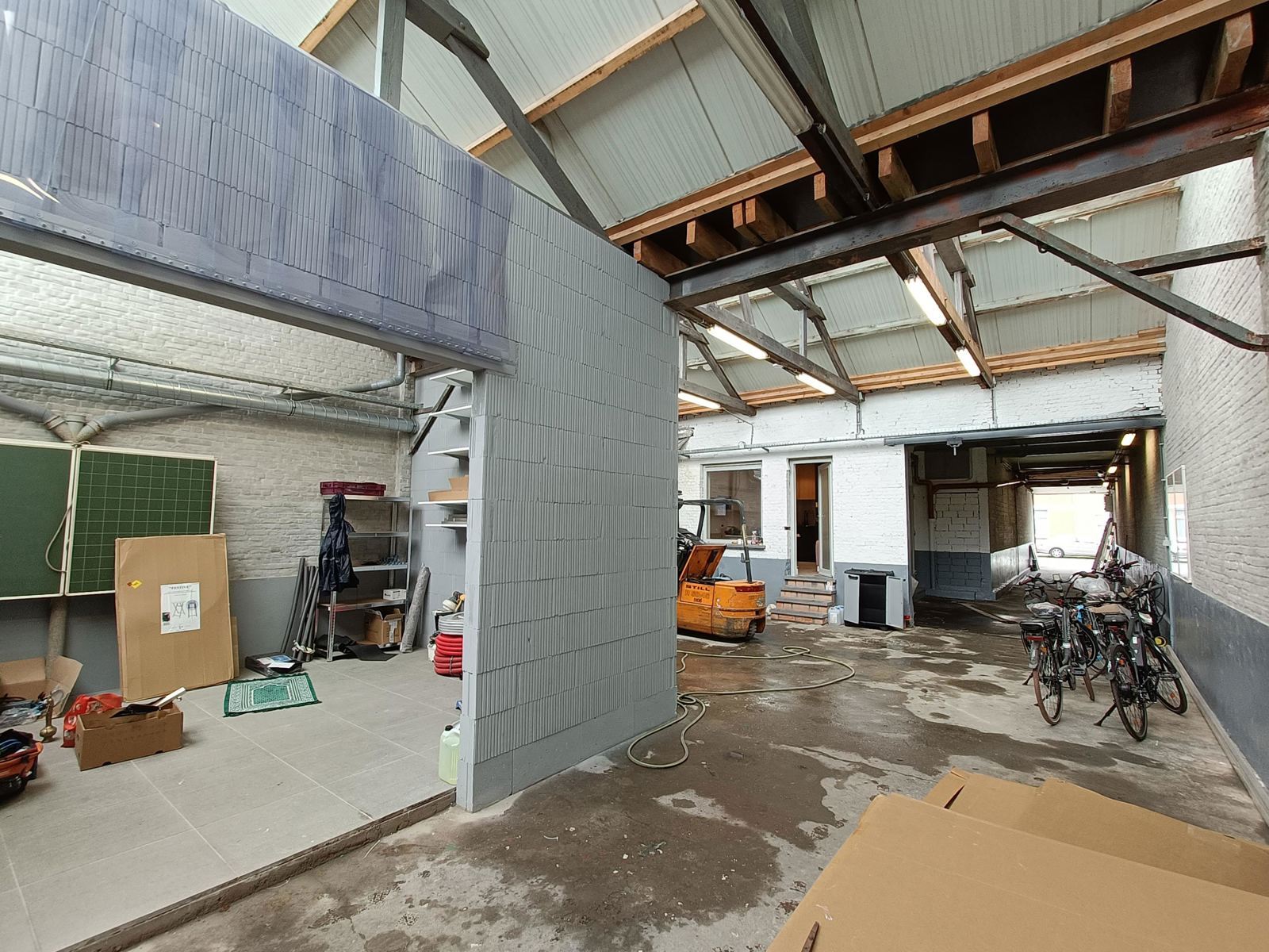 Opslagplaats te koop in Antwerpen Deurne