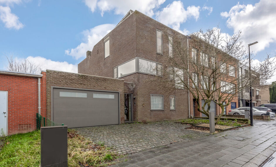 Gebouw voor gemengd gebruik te koop in Antwerpen Deurne