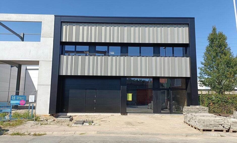 Industrieel gebouw te huur in Antwerpen Deurne