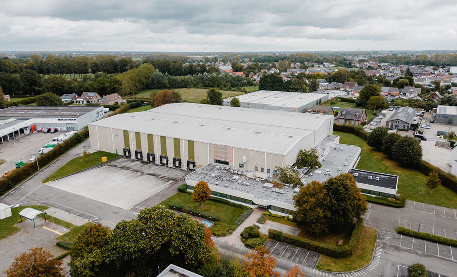 Het betreft de verhuur van een logistiek gebouw gelegen te Londerzeel. site ligt nabij de A12 (Antwerpen - Brussel), de N16 (Mechelen - Sint-Niklaas) en de containerterminal van Willebroek.
Het gebouw heeft een totale oppervlakte van ca. 11 315 m², be