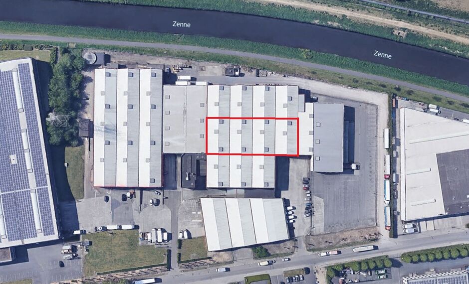 Het betreft de verhuur van een magazijn gelegen in industriezone Cargovil te Vilvoorde. Dit magazijn geniet een uitstekende ligging nabij de R0, E19 en de Van Moer Terminal Vilvoorde. Het gebouw heeft een oppervlakte van ca. 1 559 m² bestaande uit ca. 14