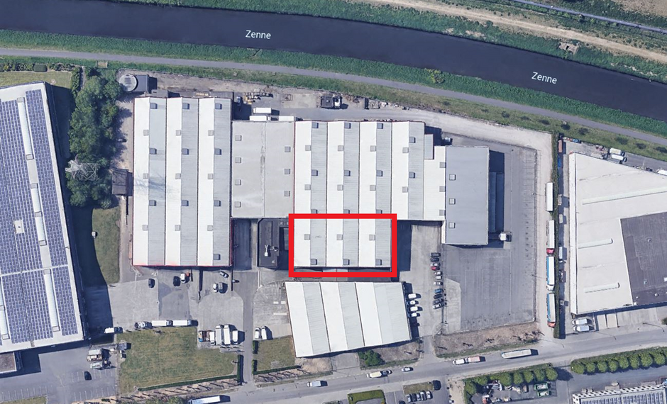 Het betreft de verhuur van een magazijn gelegen in industriezone Cargovil te Vilvoorde. Dit magazijn geniet een uitstekende ligging nabij de R0, E19 en de Van Moer Terminal Vilvoorde. Het gebouw heeft een oppervlakte van ca. 1 255 m&sup2; opslagruimte en  en 