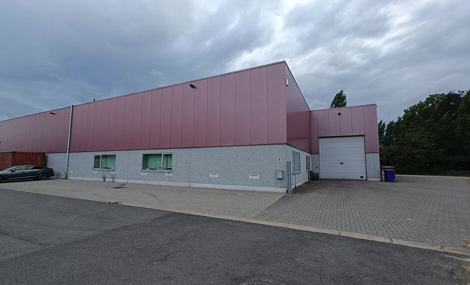 Industrieel gebouw te huur in Wommelgem