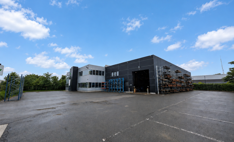 Industrieel gebouw te koop in Wommelgem
