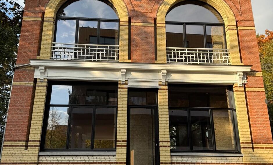 Kantoorgebouw te koop in Brasschaat
