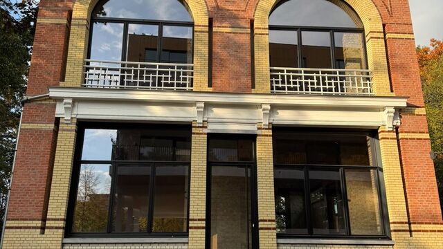 Kantoorgebouw te koop in Brasschaat