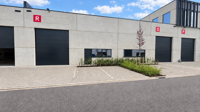 Gelegen langsheen de Oostmalsesteenweg te Ranst, bieden wij KMO-unit B18 te huur aan binnen het nieuwbouw bedrijvenpark &lsquo;La Brique&rsquo;.

De site geniet van een uitstekende ontsluiting naar de E313 (Antwerpen &ndash; Luik) en biedt tevens een vlotte verbindin