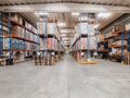 Het betreft de verhuur van een logistiek magazijn gelegen langs de Leuvensesteenweg in Boortmeerbeek. Dit gebouw geniet een uitstekende en strategische ligging en is perfect gelegen langs de N26, tussen Brussel en Leuven, en biedt directe verbindingen na