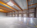 Het betreft de verhuur van een logistiek gebouw te Kontich. Dit gebouw geniet een uitstekende locatie naast de E19. De site ligt op 20 minuten van het centrum van Antwerpen en op 30 minuten van Brussel. Deze unit heeft een oppervlakte van ca. 4 000 m² op