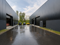 Recente nieuwbouwunit met een oppervlakte van ca. 228 m&sup2;, gelegen binnen het Duffel Business Park langs de Notmeir te Duffel. De site geniet van een vlotte bereikbaarheid via de N1 (Antwerpen &ndash; Mechelen) en bevindt zich op korte afstand van de op- en a