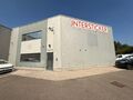 Op een strategische locatie in de KMO-zone Laerevelden te Rumst, aan de Steenweg op Waarloos 63, bieden wij een representatief en modern bedrijfsgebouw te huur aan. Dit pand is vlot bereikbaar via afrit 8 (Rumst) van de E19, ideaal gelegen tussen Antwerpe